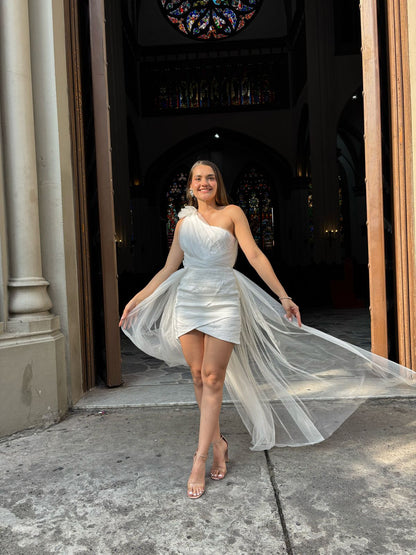 VESTIDO EN BLANCO EN TULL