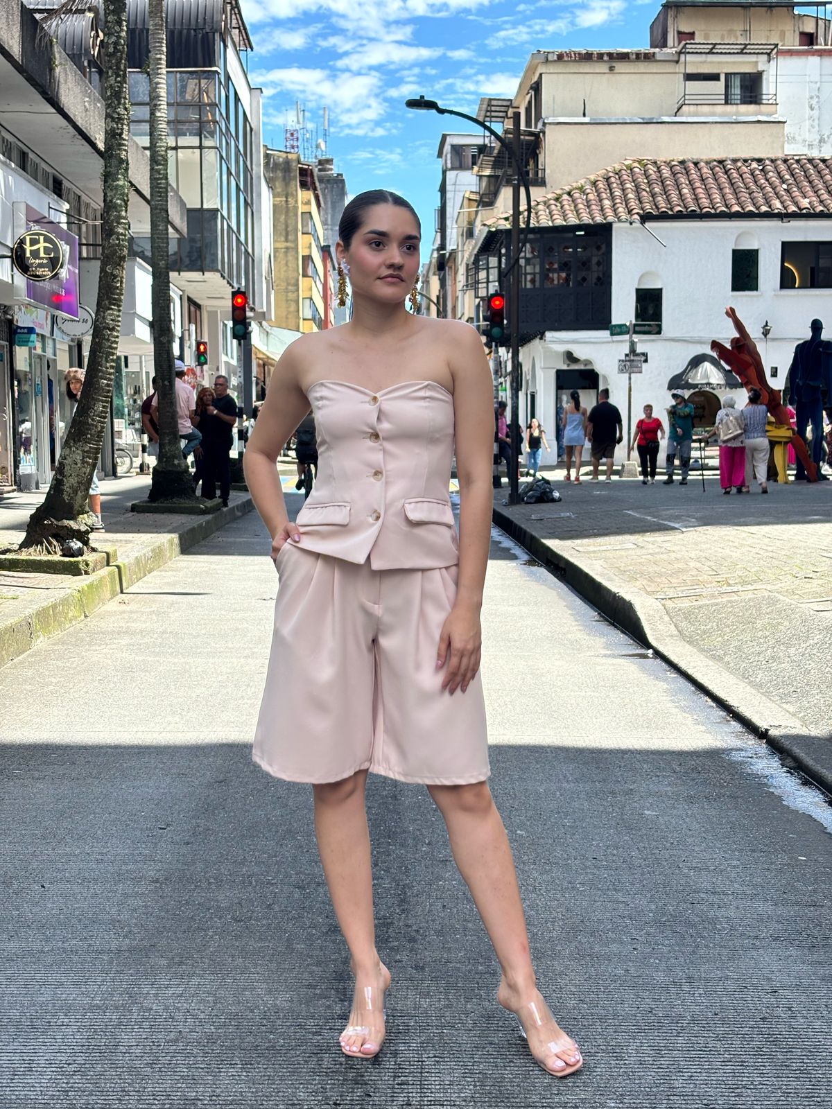 SET BERMUDA/CHALECO STRAPLESS