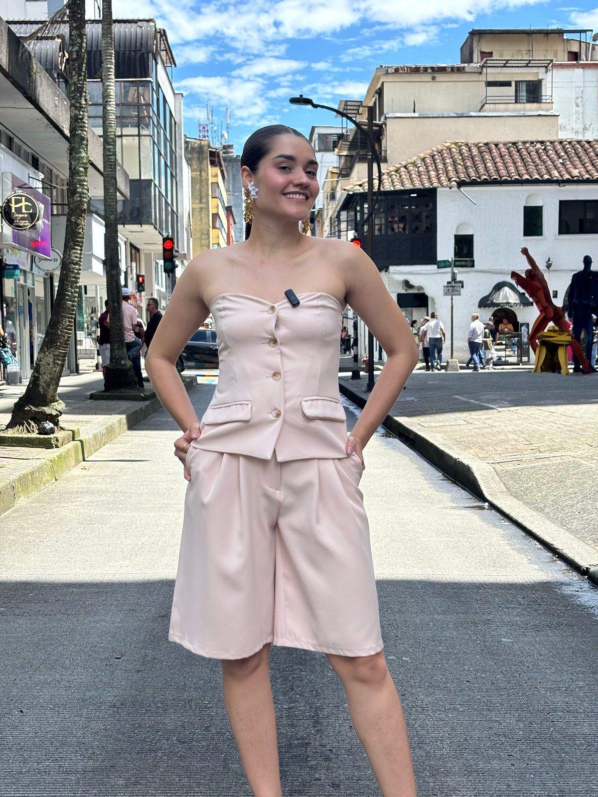 SET BERMUDA/CHALECO STRAPLESS